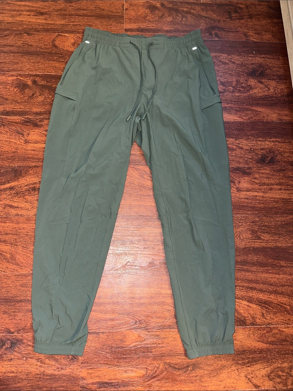 Lululemon men’s license to train cargo joggers men’s size Large